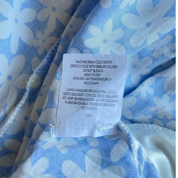 Lily Rose Blue Floral Tie Strap Smocked Back Ruffle Hem Romper - Size Juniors XL - Picture 9 of 10